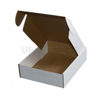 Коробка картонная белая 18*23*6 см